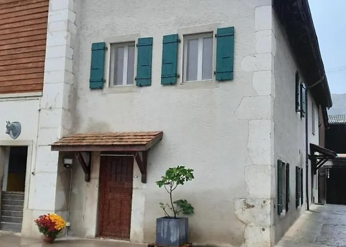 In Bauernhof By Interhome Apartamento Luins