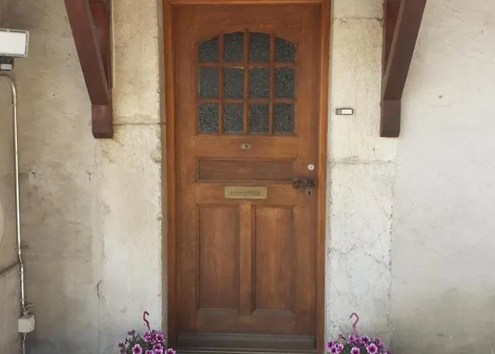 In Bauernhof By Interhome Apartamento Luins