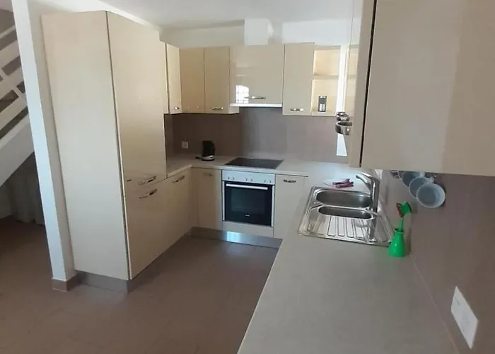 In Bauernhof By Interhome Apartamento Luins